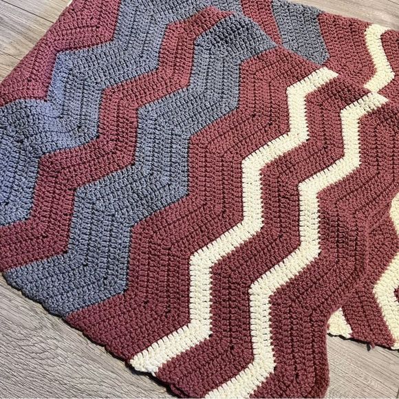 Hand Knitted Boho Chevron pattern Blanket Grey, Pink and Cream Full size - Picture 8 of 9